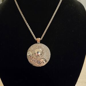 Elegant Silver Pendant Necklace